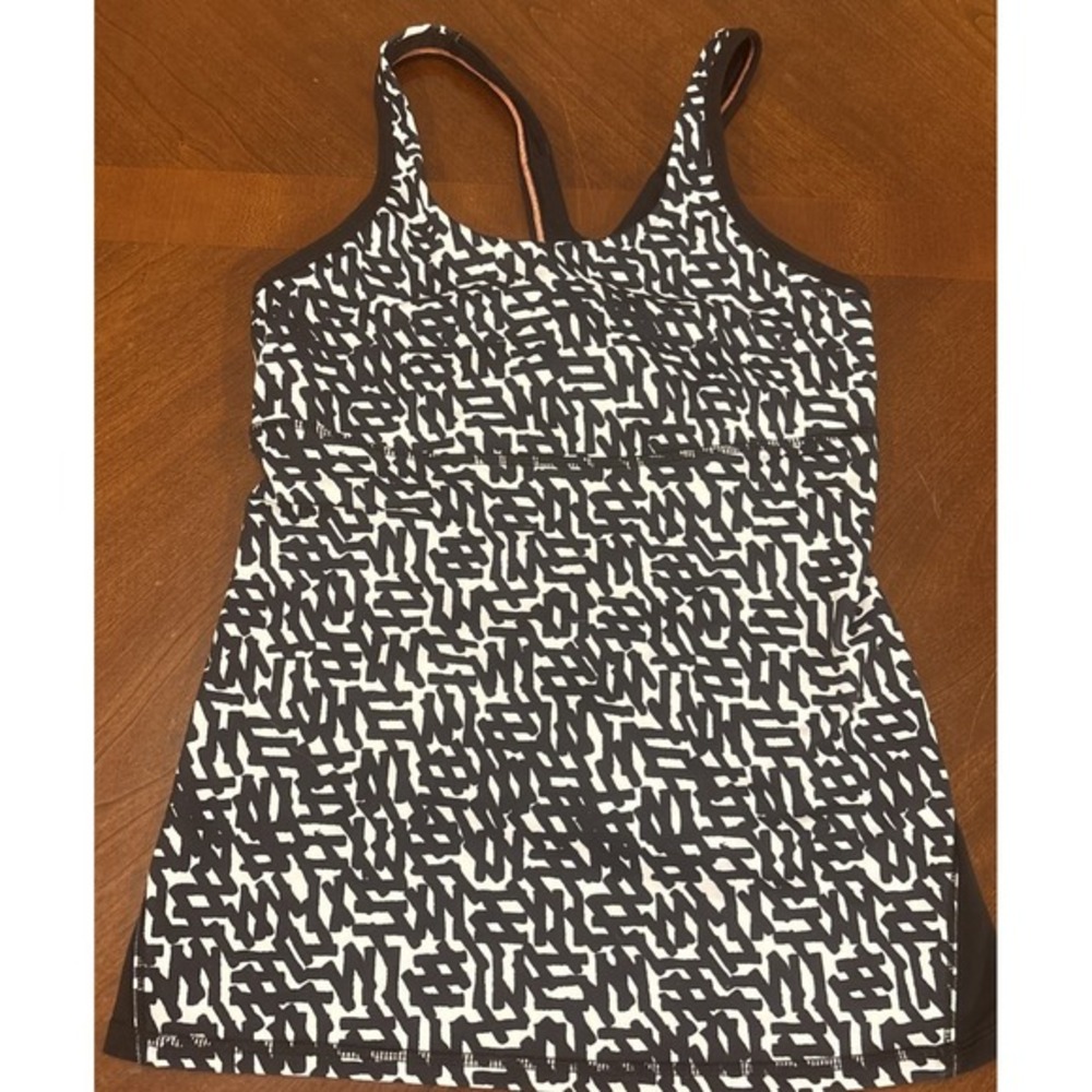 Lululemon Racer Mesh Back Tank Top Built In Bra Shirt Black White Pattern Size 6